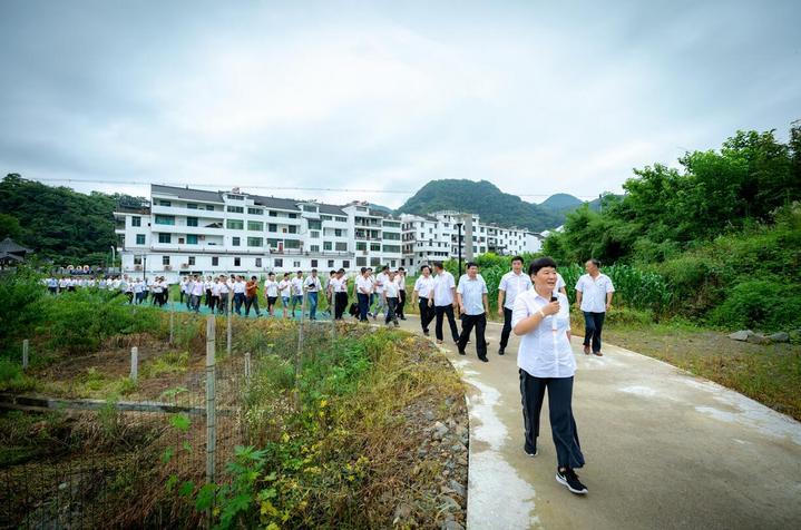 中余乡领导团队全新亮相，引领未来铸就辉煌成就